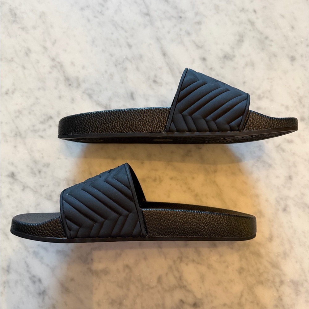 Gucci GG Matelasse Quilted Slides Sandal Rubber Black 
Mens 8.5/9 or Women’s 11 - Picture 4 of 11